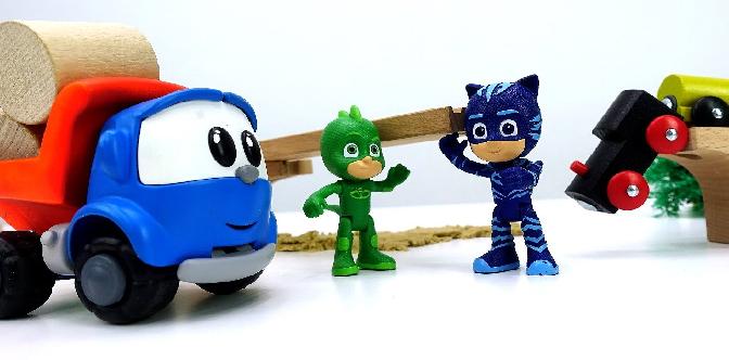 Смотреть Грузовичок Лева и Герои в Масках! Машинка Лева помогает игрушкам (Ромео разрушил мост ). #Машинки!