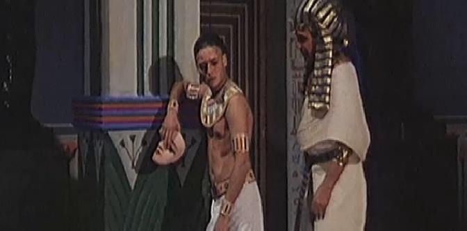 Смотреть Нефертити