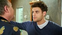 Беглые родственники 1 сезон 1 серия
